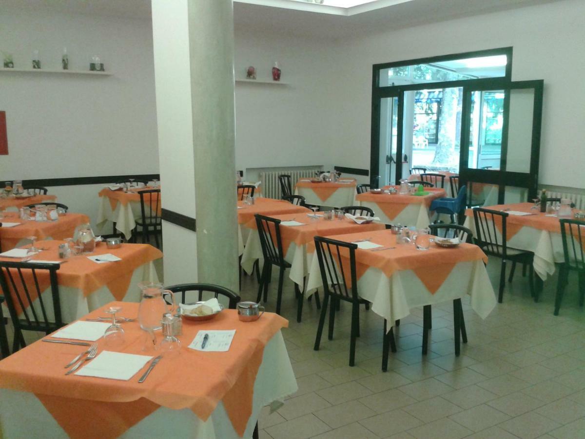 Hotel Otello Punta Marina Kültér fotó
