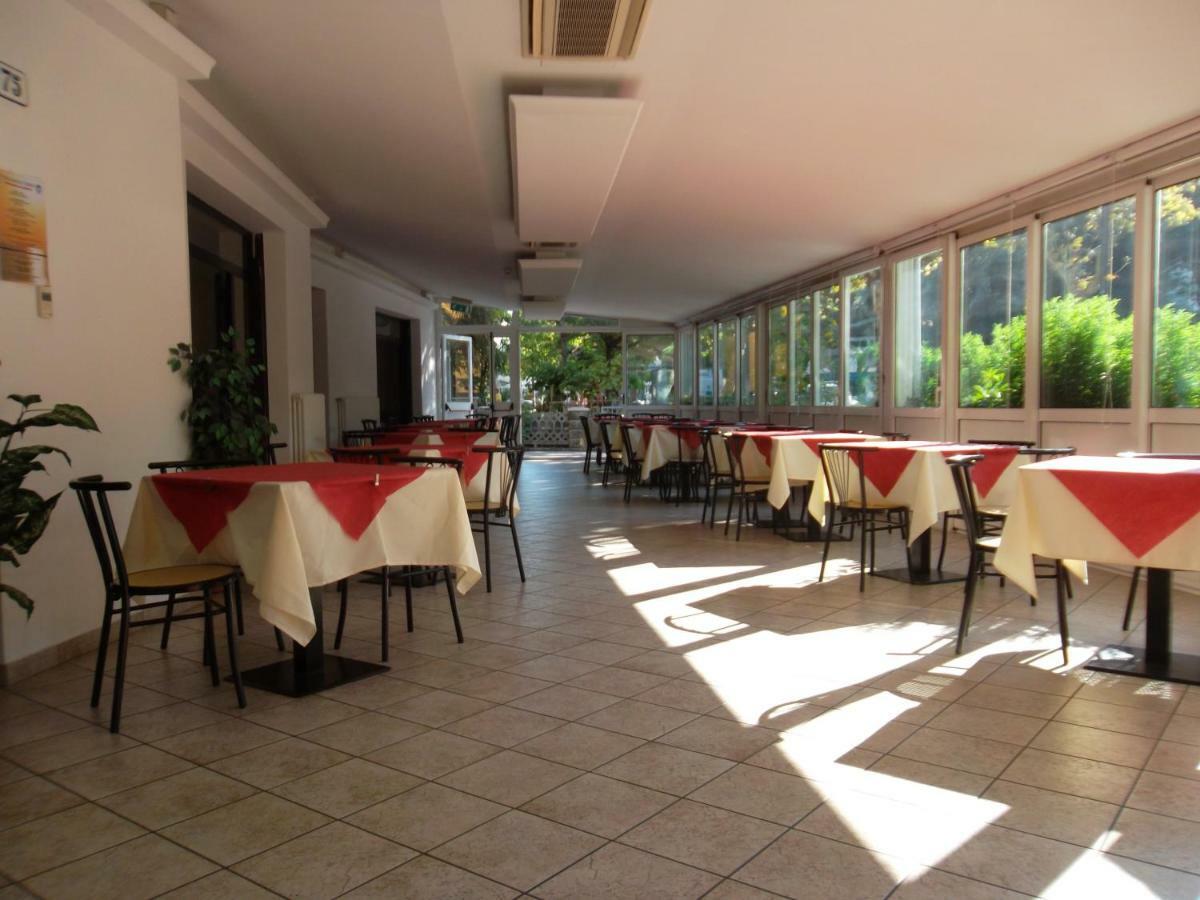 Hotel Otello Punta Marina Kültér fotó