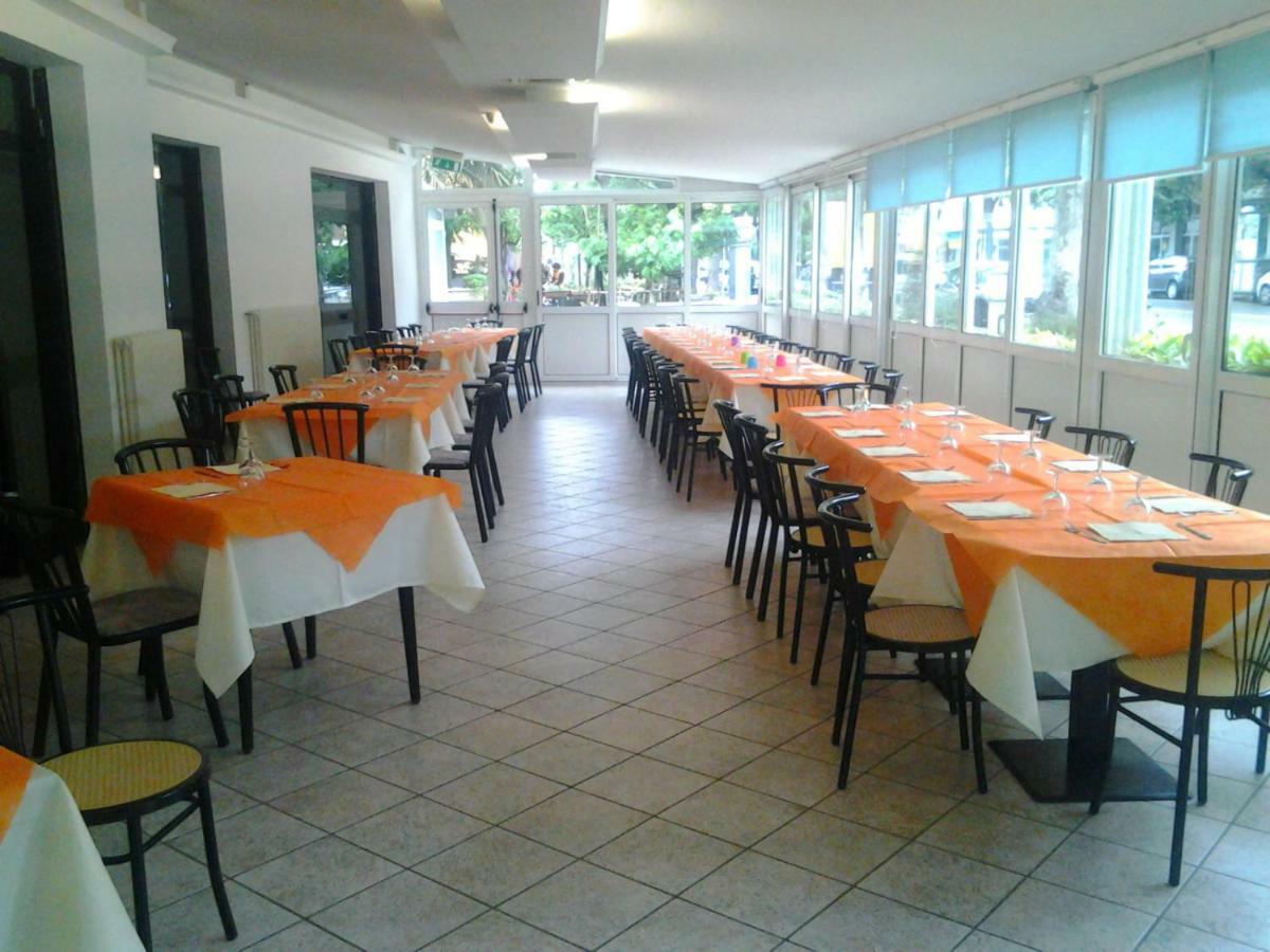 Hotel Otello Punta Marina Kültér fotó