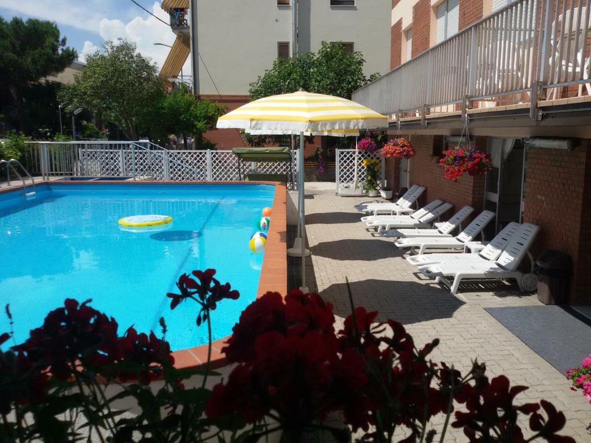 Hotel Otello Punta Marina Kültér fotó