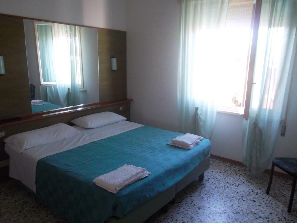 Hotel Otello Punta Marina Kültér fotó