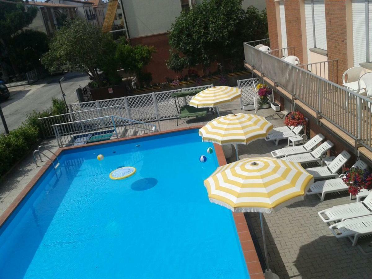 Hotel Otello Punta Marina Kültér fotó